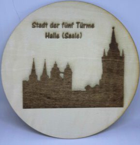 Souvenirs aus Halle 3 rund fuenf tuerme 15cm scaled 1